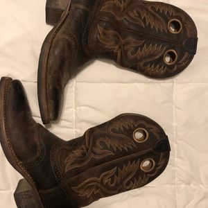 Cowboy boots Ariat size 10.5